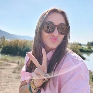 Meet your Posher, Leah